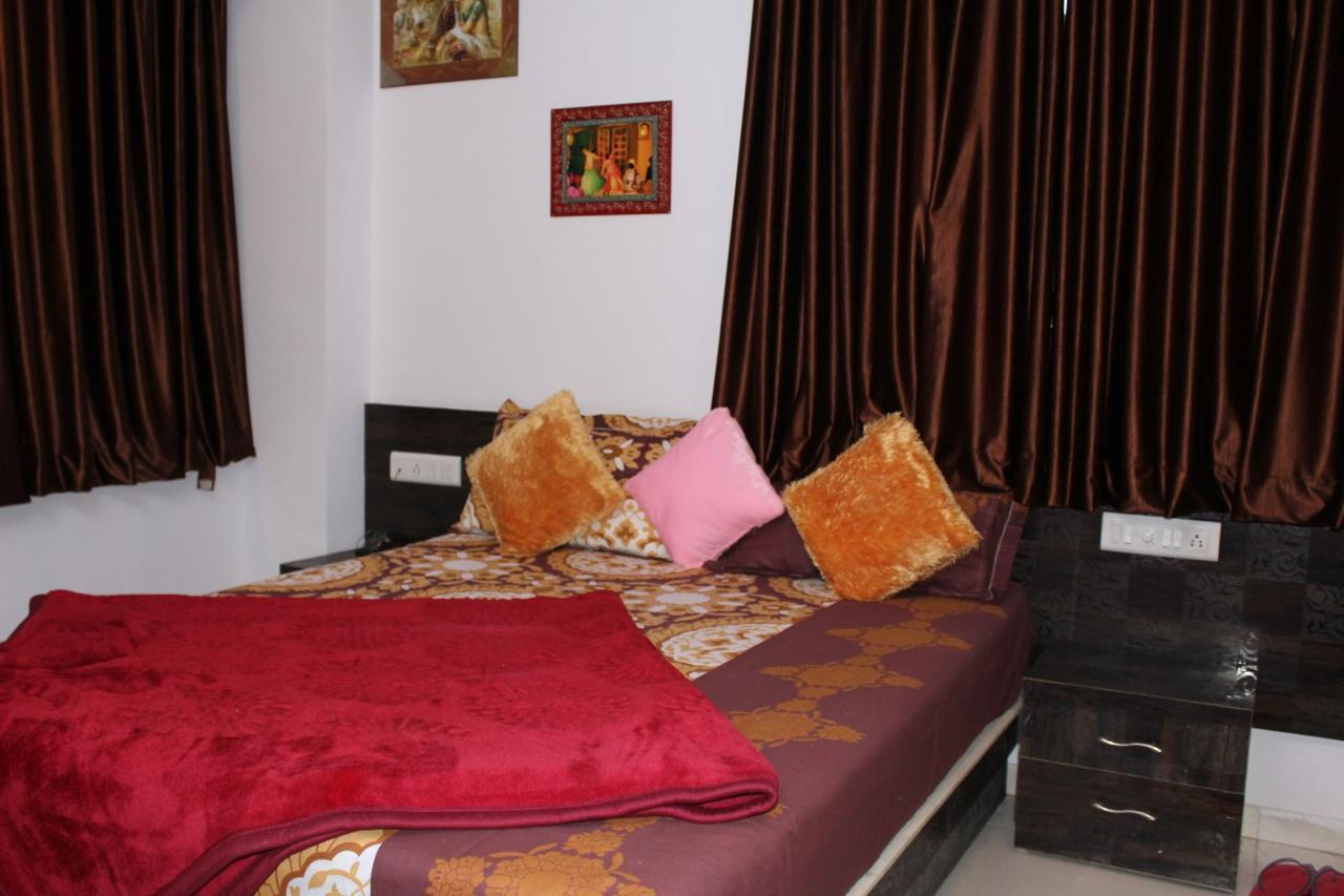 Hotel Kum Kum Adalaj Экстерьер фото